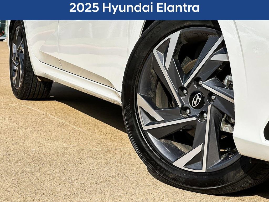 Used 2025 Hyundai Elantra Sport w/ Cargo Package image 2