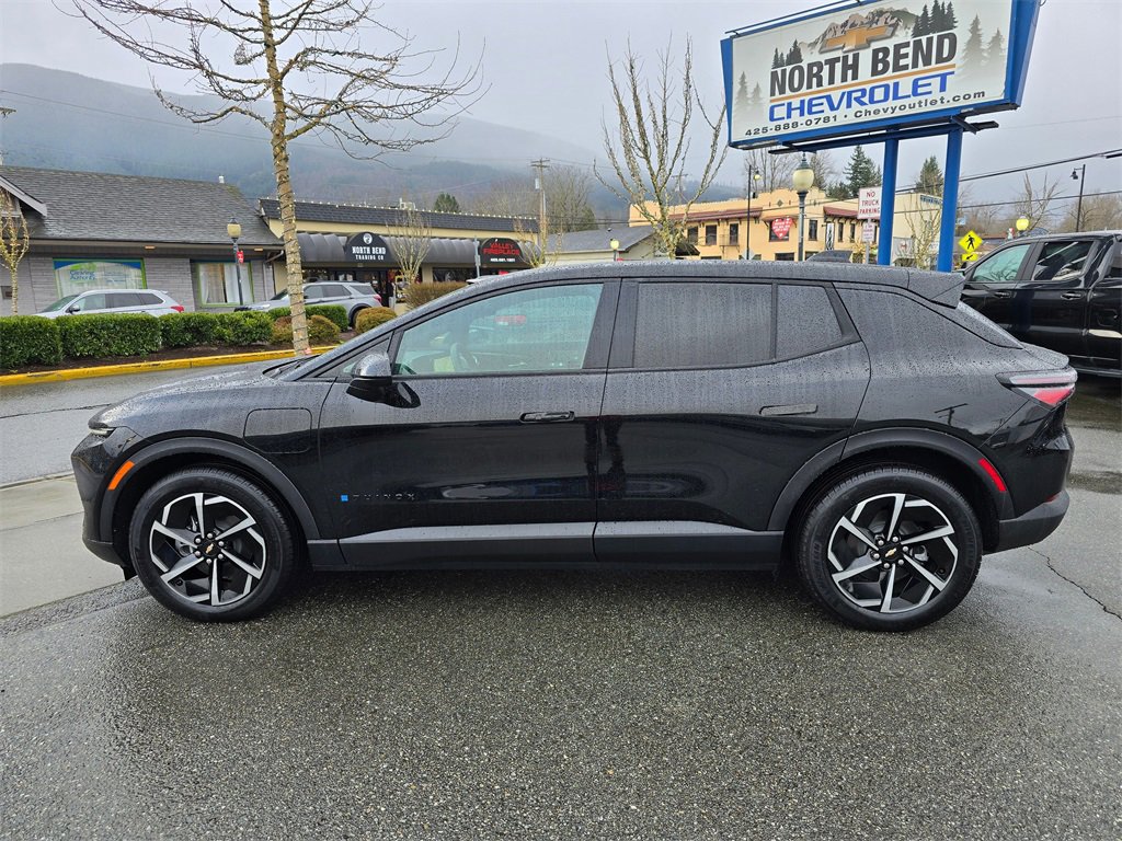 Used 2025 Chevrolet Equinox EV LT image 9