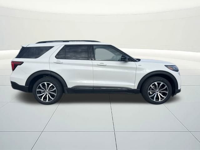 Used 2025 Ford Explorer ST-Line image 9