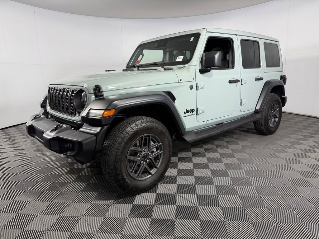 Used 2024 Jeep Wrangler Sport S image 4