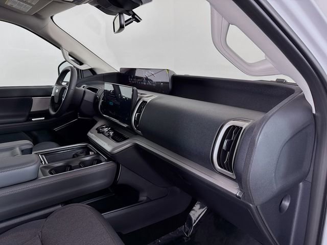 New 2025 Ford Expedition Active image 28