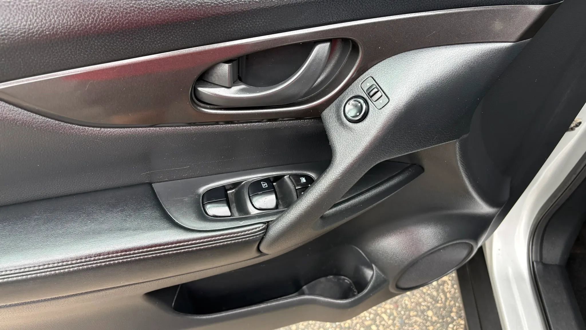Used 2020 Nissan Rogue S AWD/4WD image 15