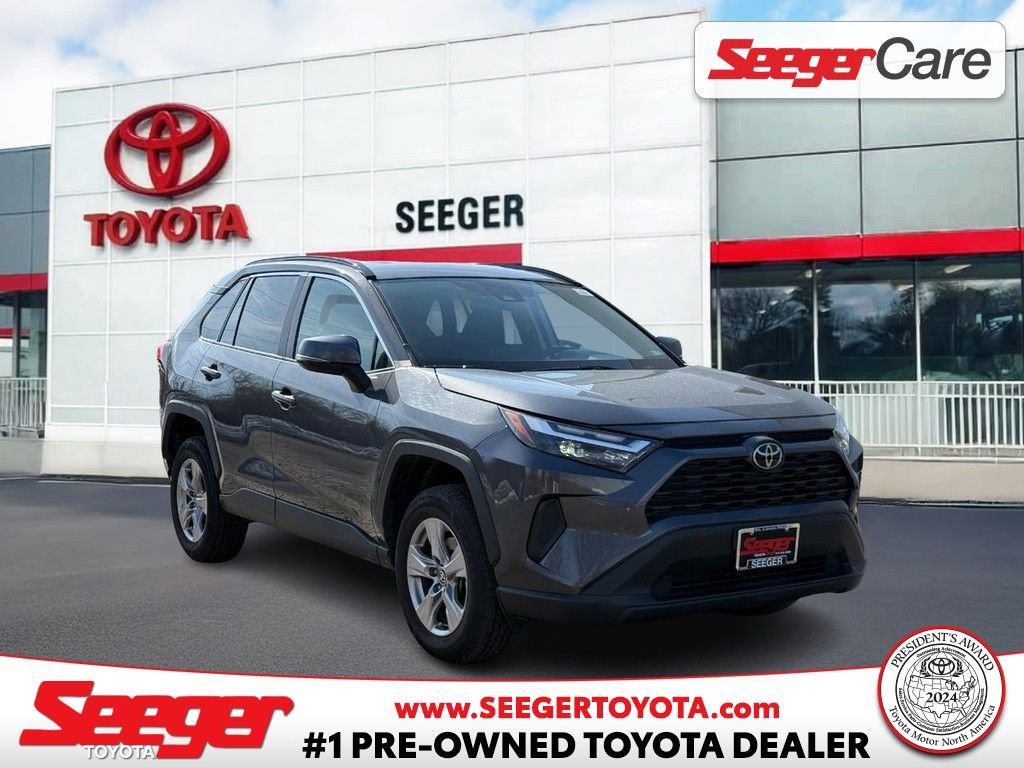 Used 2024 Toyota RAV4 XLE image 1