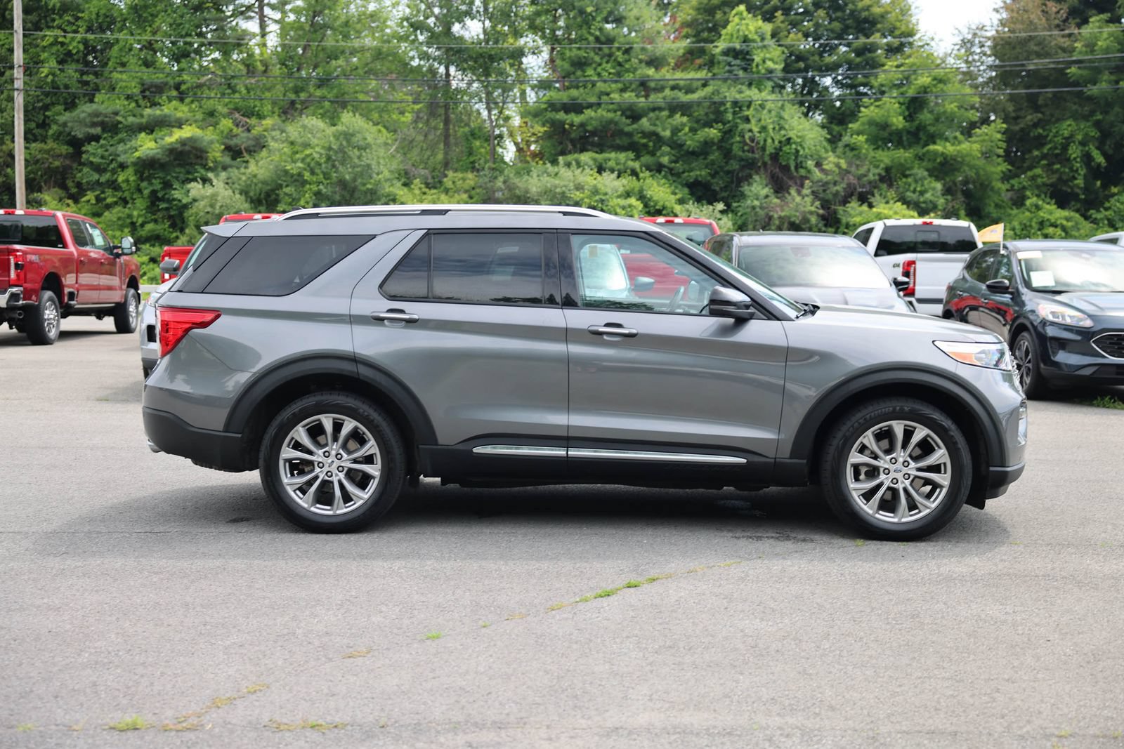 Used 2023 Ford Explorer Limited w/ Limited Technology Package AWD/4WD image 4
