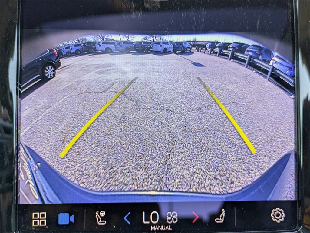 Certified 2023 Volvo XC60 B5 Plus w/ Climate Package image 21