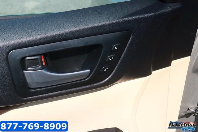 Used 2015 Toyota Highlander Limited w/ Driver Technology Package FWD image 11