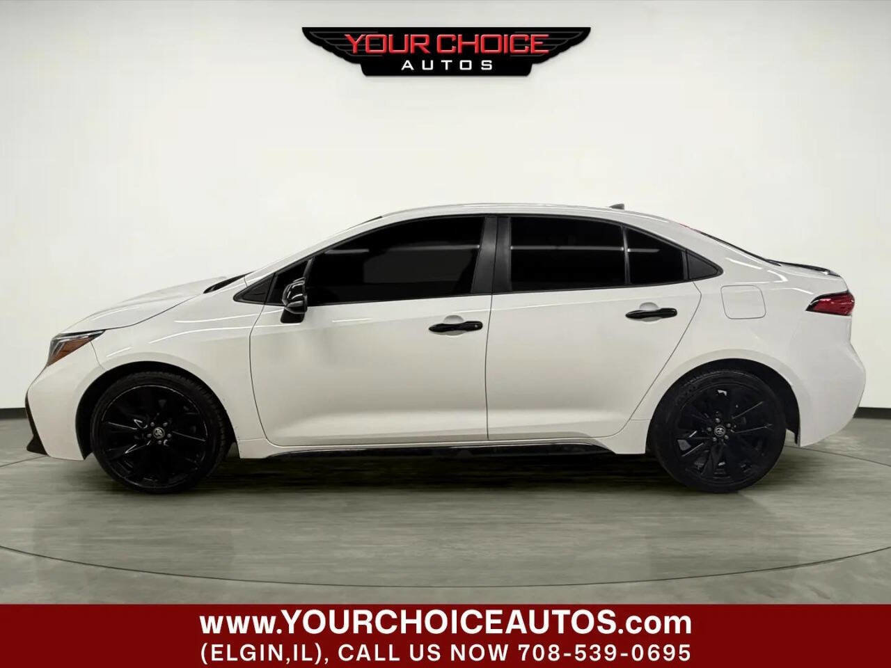 Used 2022 Toyota Corolla SE FWD image 2