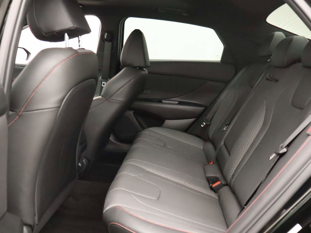 Used 2025 Hyundai Elantra N Line image 17