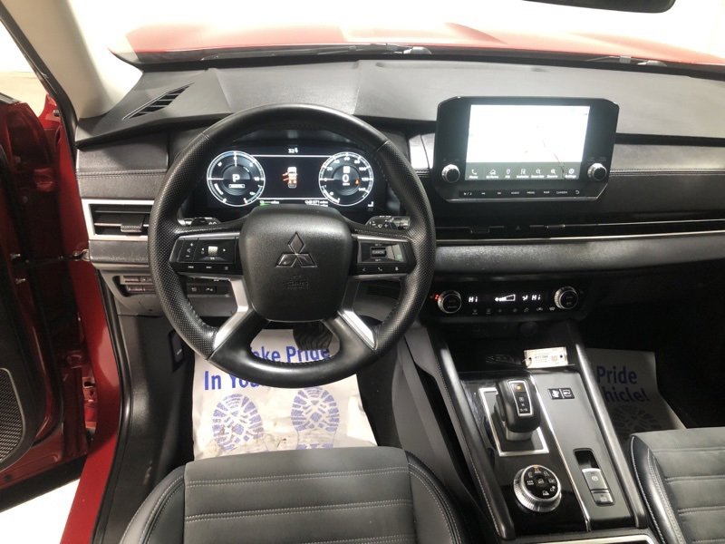 Used 2024 Mitsubishi Outlander SE image 27