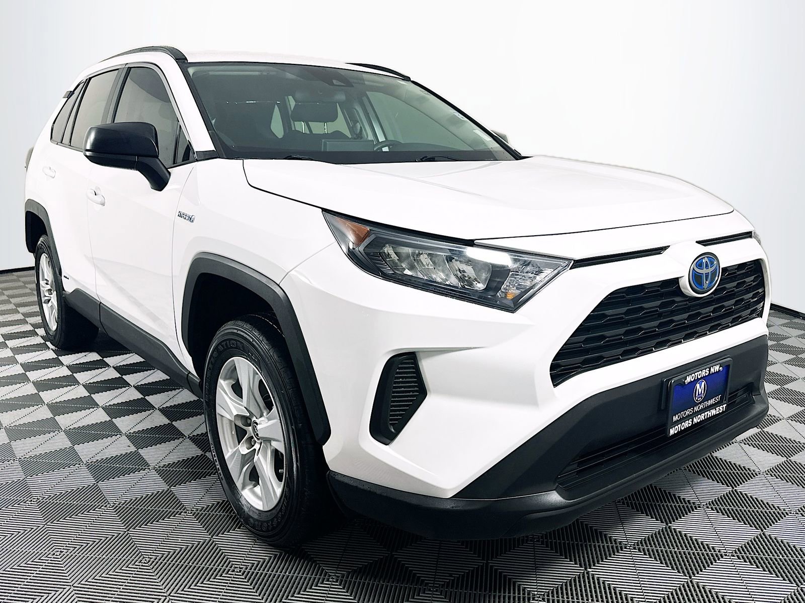 Used 2021 Toyota RAV4 LE AWD/4WD image 28