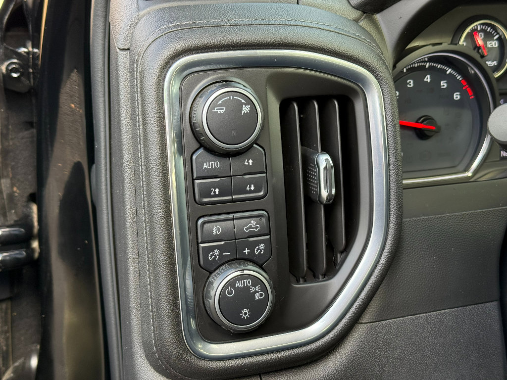 Used 2019 Chevrolet Silverado 1500 RST image 21