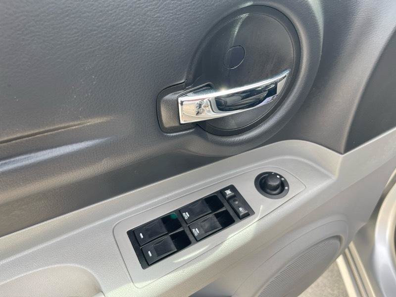 Used 2006 Dodge Magnum SRT8 w/ SRT Option Group III RWD image 27