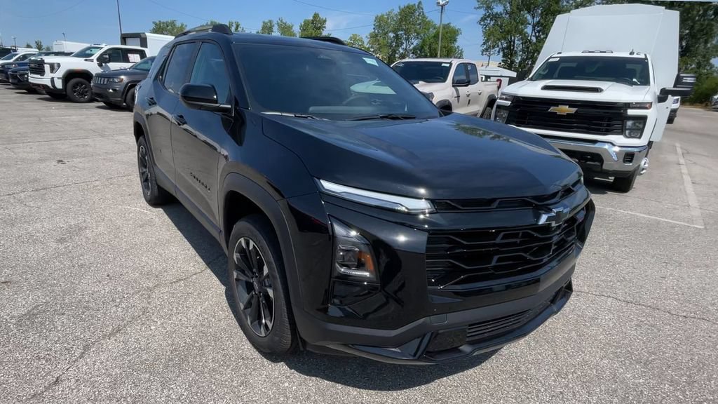 New 2027 Chevrolet Equinox RS w/ LPO, Floor Liner Package FWD image 4