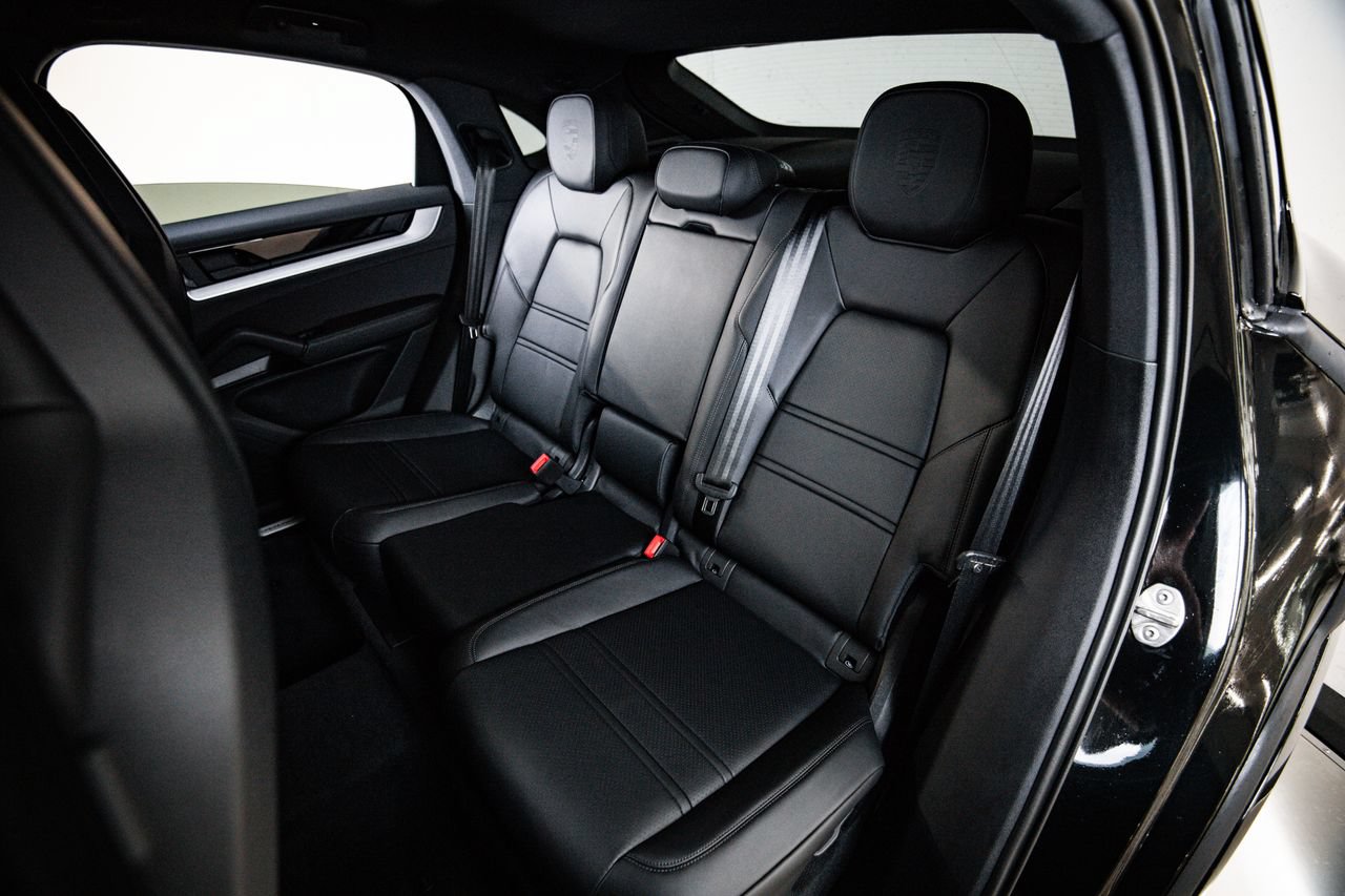 New 2026 Porsche Cayenne E-Hybrid Coupe AWD/4WD image 24