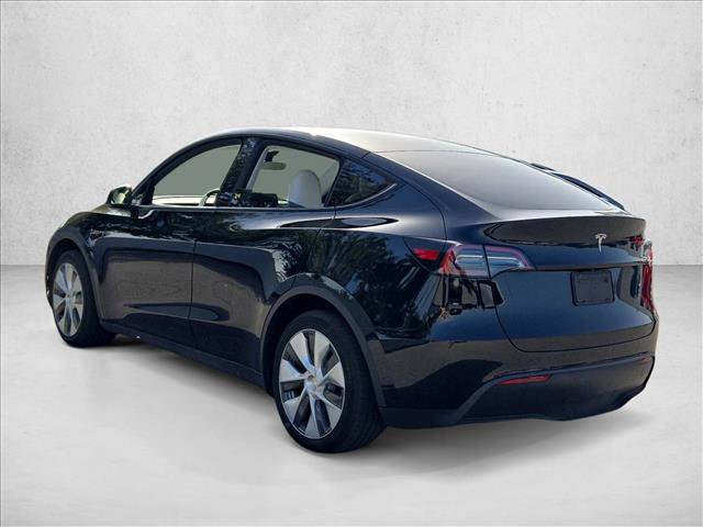 Used 2024 Tesla Model Y 2WD image 7