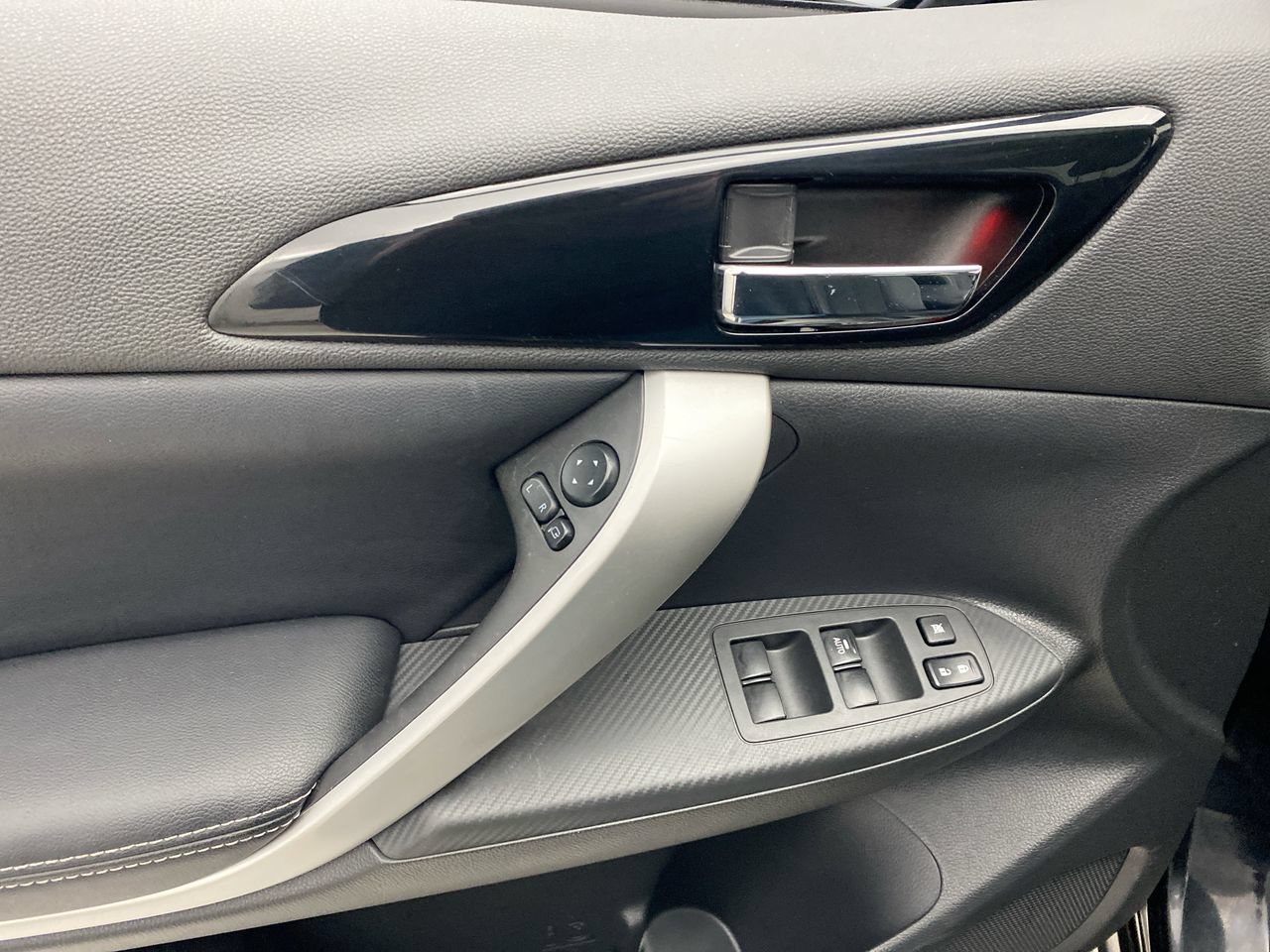 Used 2022 Mitsubishi Eclipse Cross AWD image 12