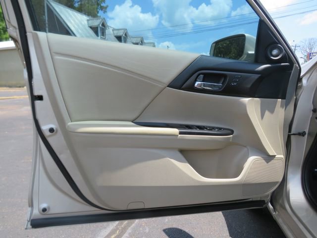 Used 2015 Honda Accord EX-L image 19