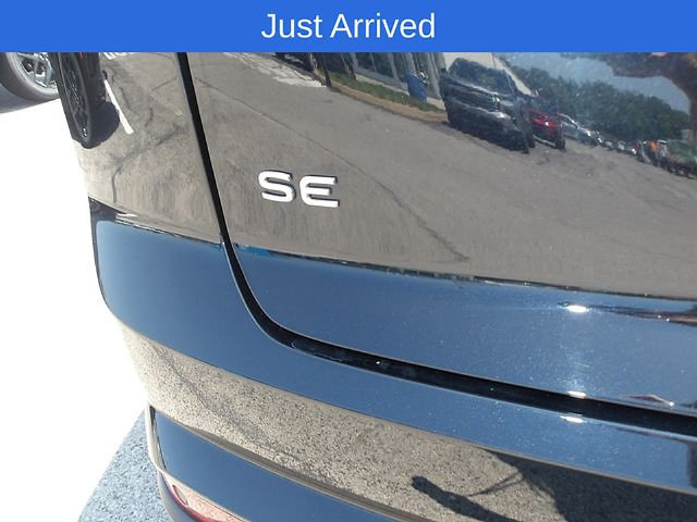 Used 2025 Volkswagen Atlas Cross Sport SE AWD/4WD image 10