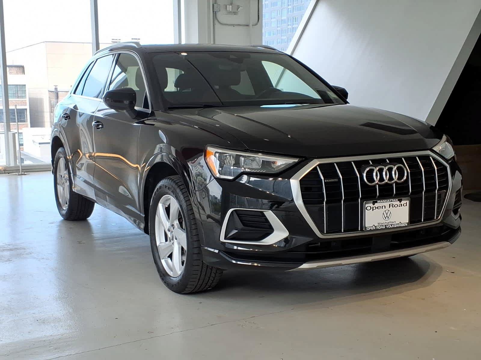 Used 2020 Audi Q3 2.0T Premium w/ Convenience Package AWD/4WD image 3