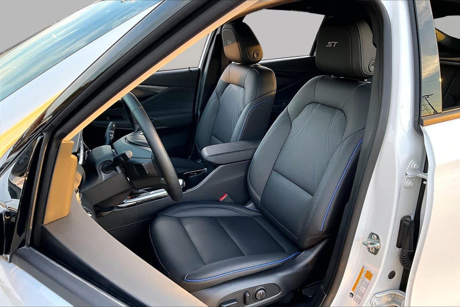Used 2026 Buick Envista Sport Touring w/ Convenience I Package FWD image 8