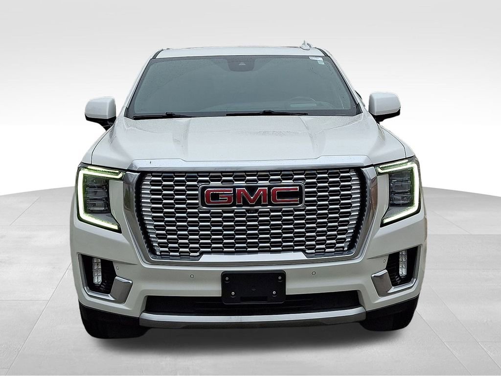 Used 2024 GMC Yukon Denali w/ Advanced Technology Package image 2