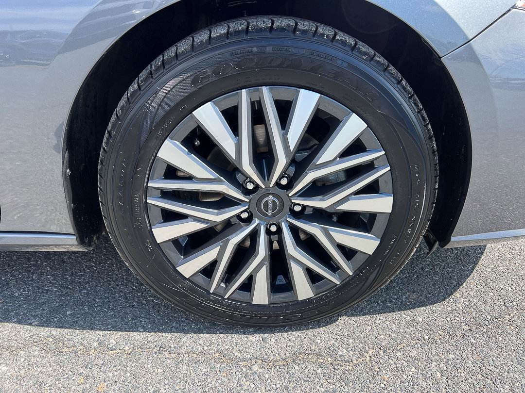 Used 2024 Nissan Altima 2.5 SV FWD image 8