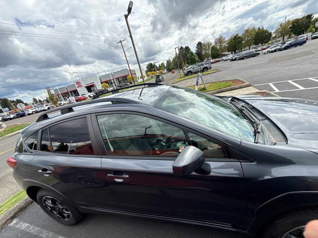 Used 2020 Subaru Crosstrek 2.0i Premium w/ Moonroof Package 2 AWD/4WD image 2