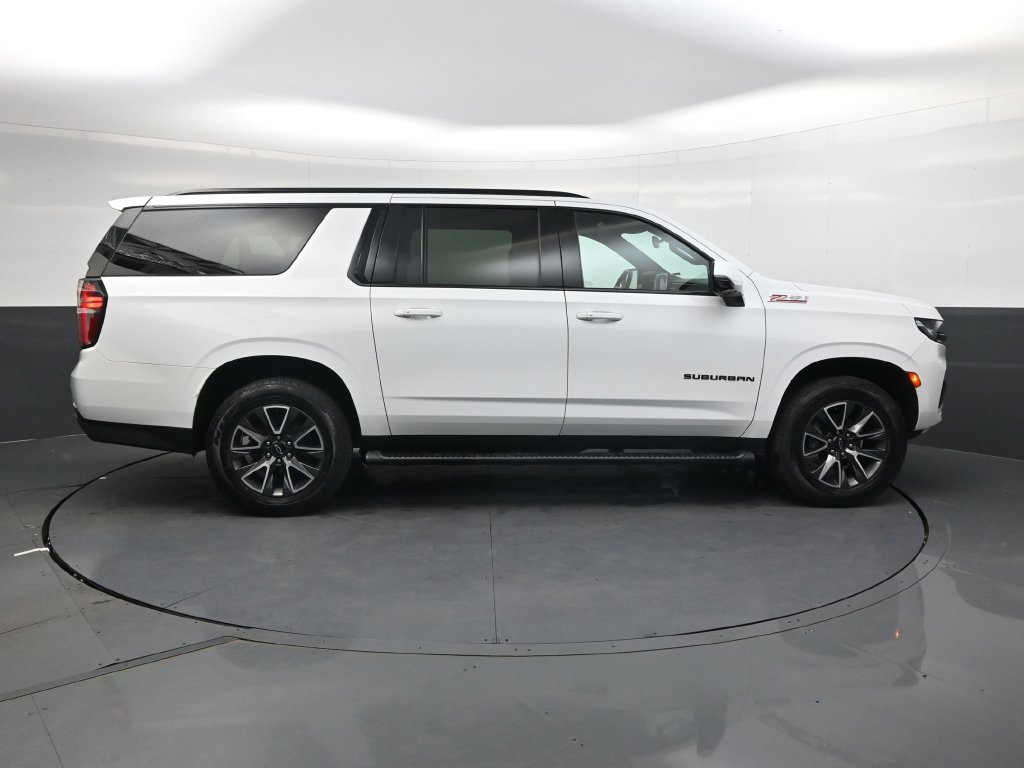 Used 2022 Chevrolet Suburban Z71 w/ Luxury Package AWD/4WD image 3