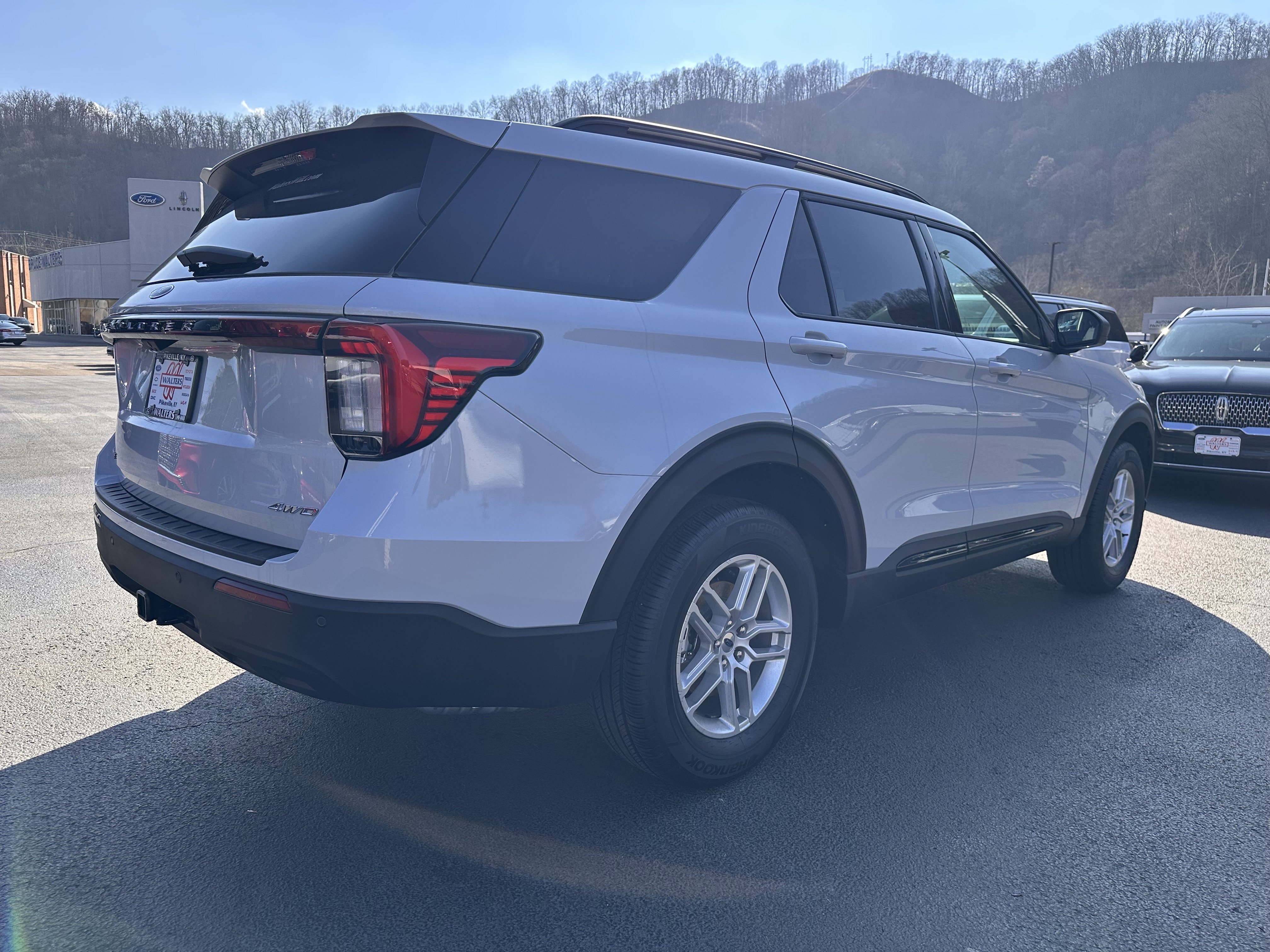 New 2026 Ford Explorer Active image 4