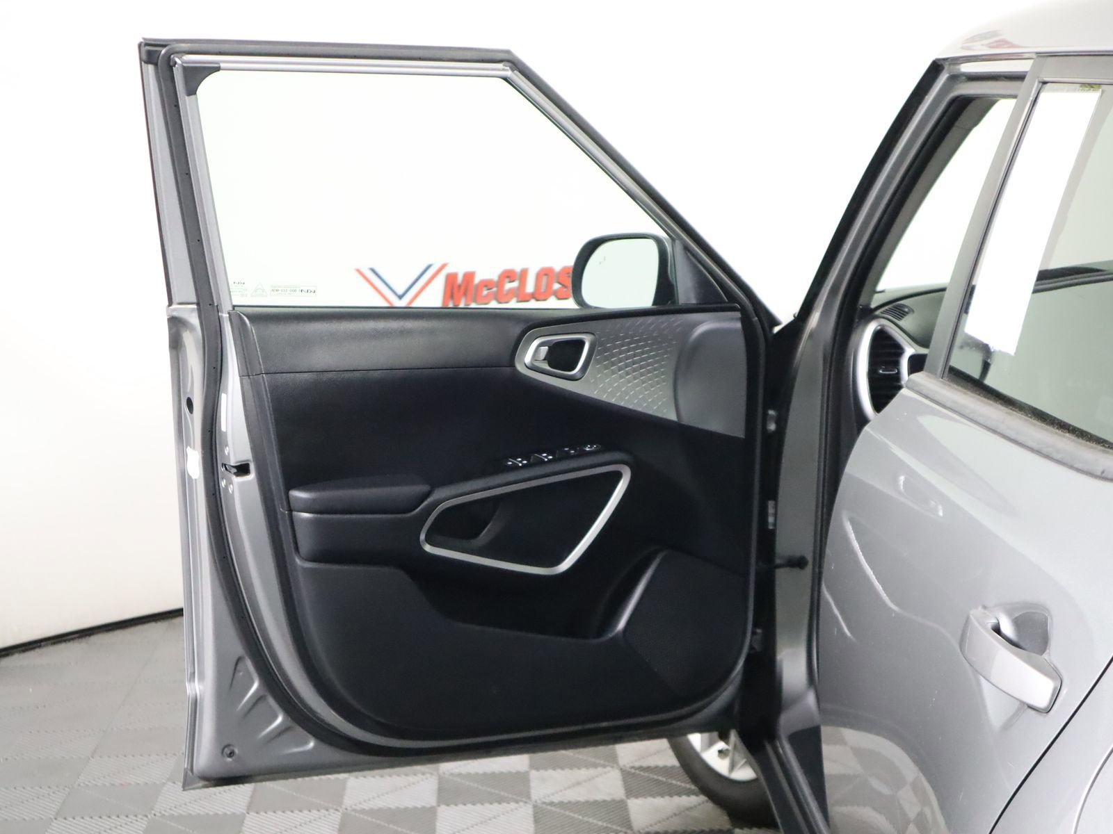 Used 2023 Kia Soul LX w/ Option Group 015 FWD image 23
