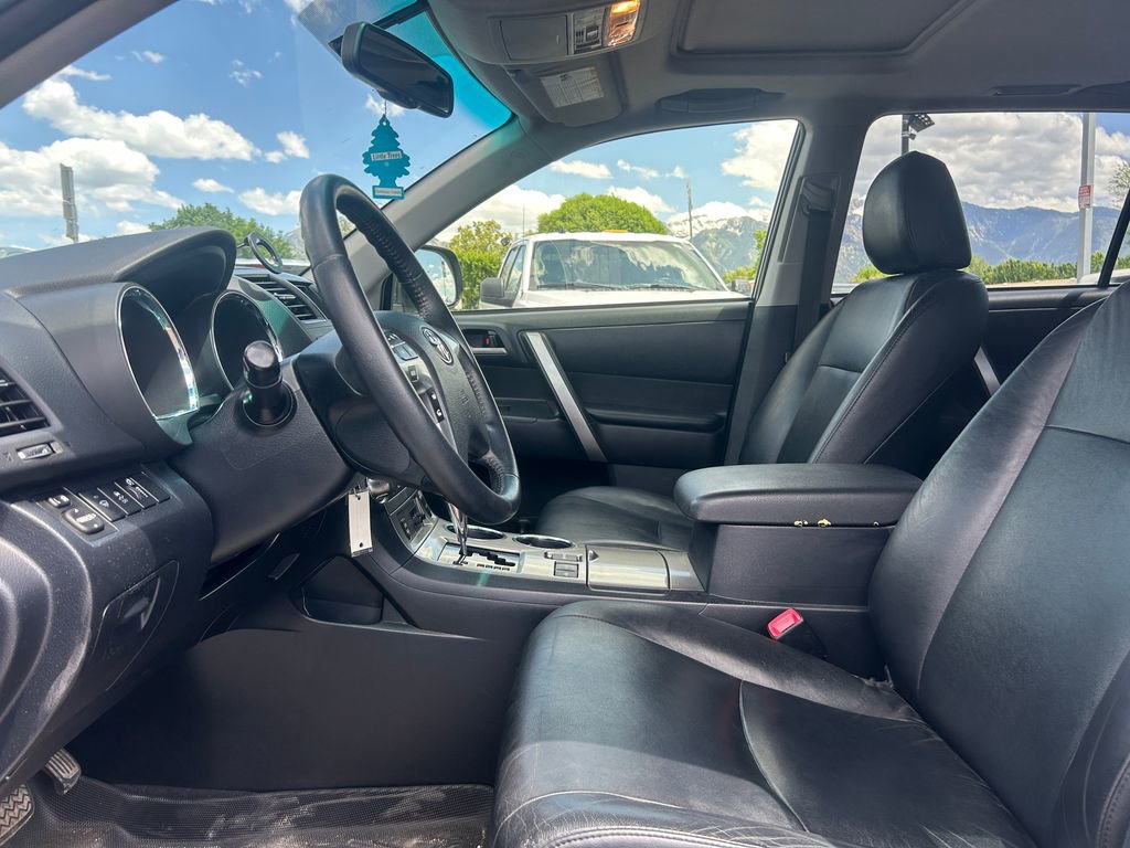Used 2012 Toyota Highlander 4WD Hybrid w/ Leather Pkg image 27