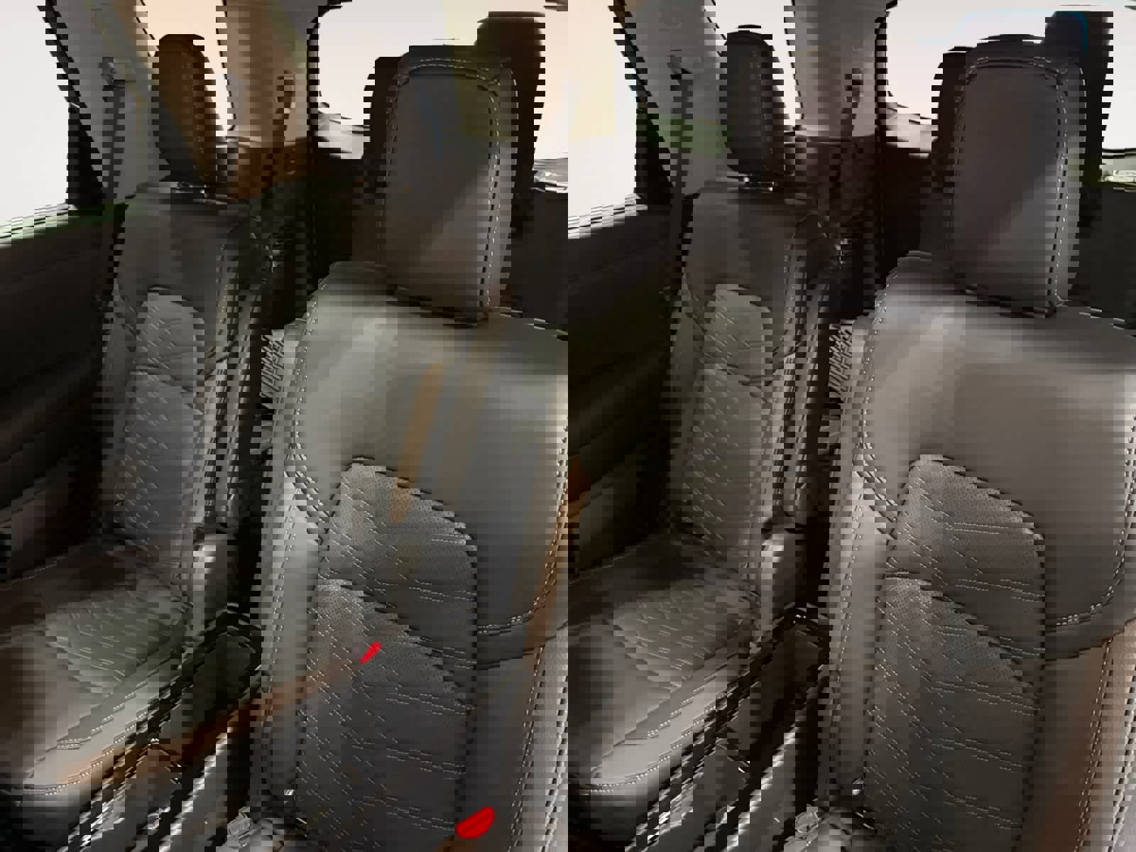 Used 2025 Nissan Pathfinder Platinum image 14