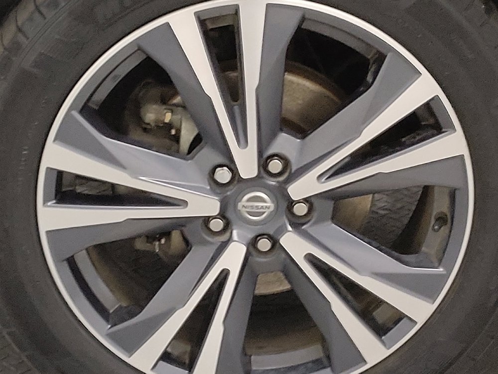 Used 2020 Nissan Pathfinder Platinum FWD image 31