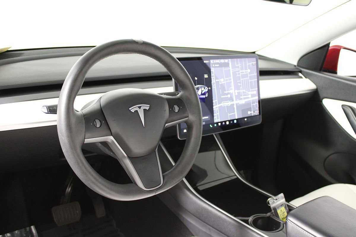 Used 2021 Tesla Model Y Long Range AWD/4WD image 7