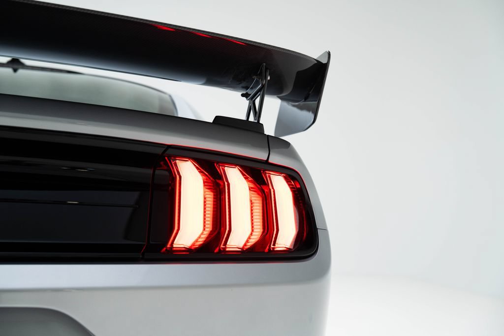 Used 2022 Ford Mustang Shelby GT500 w/ Carbon Fiber Track Pack RWD image 43