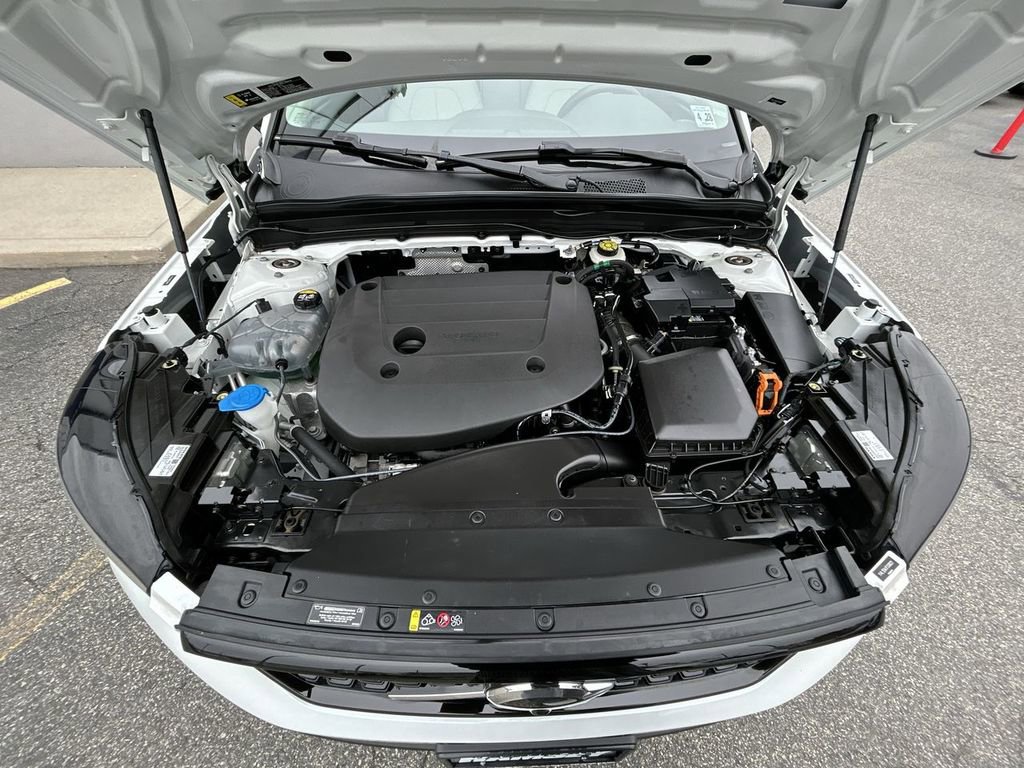 Certified 2023 Volvo XC40 B5 Plus w/ Driver Assist Package image 14