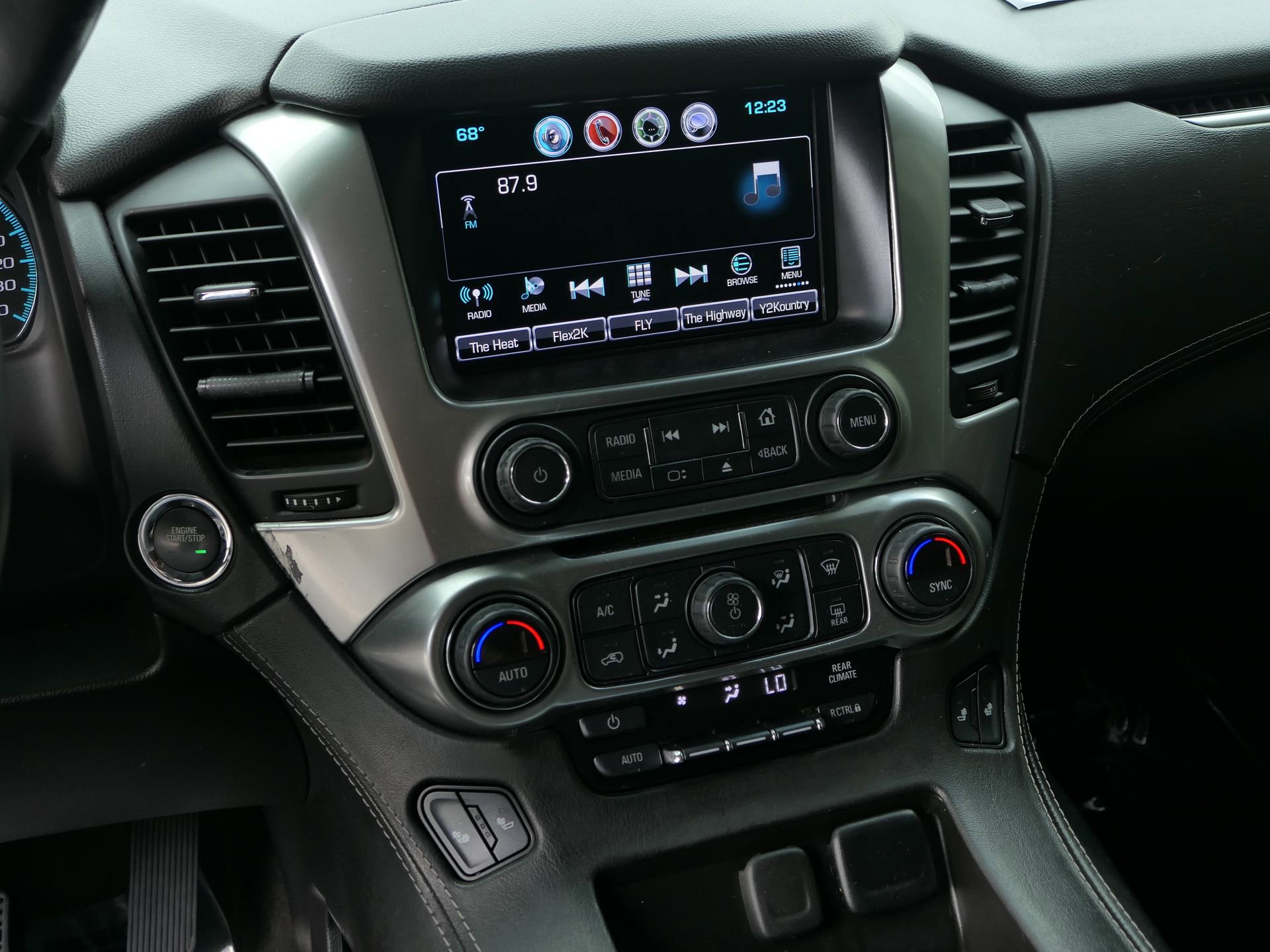 Used 2017 Chevrolet Tahoe LT w/ Luxury Package RWD image 20
