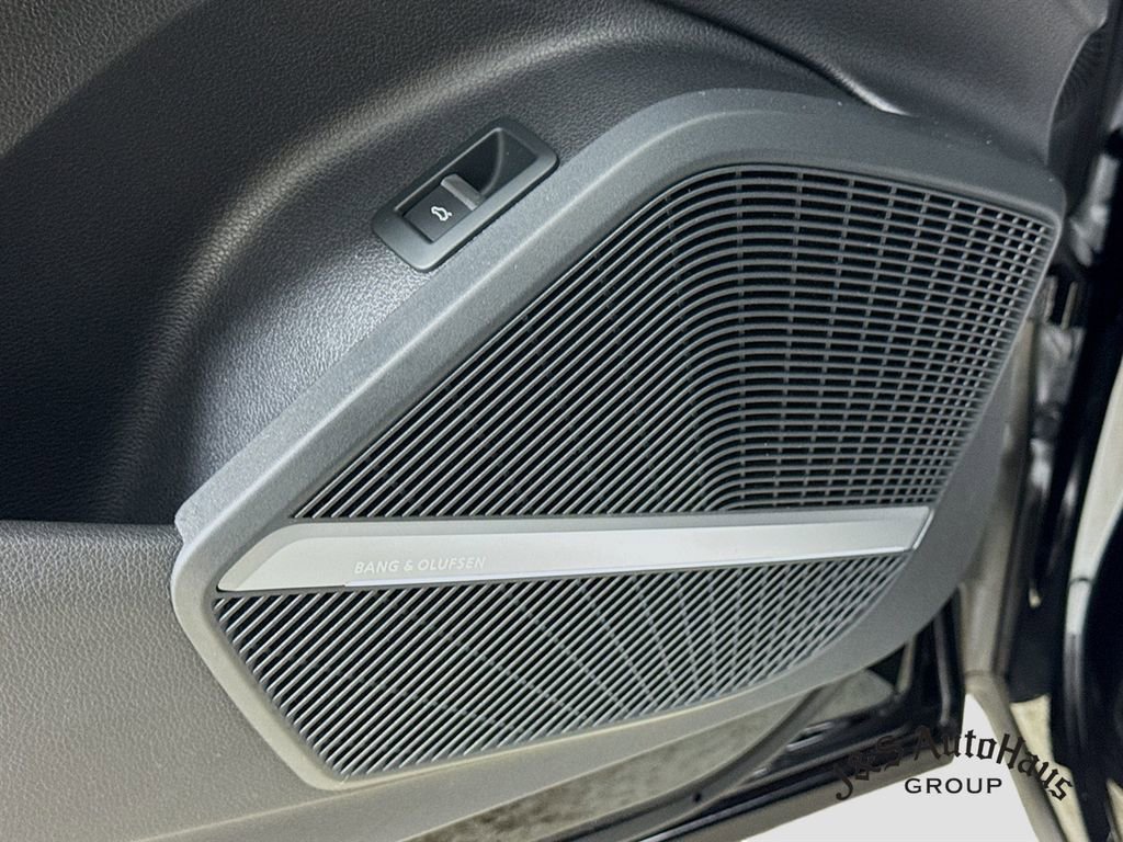 Used 2018 Audi SQ5 Premium Plus w/ S Sport Package image 24