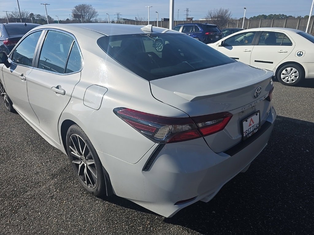 Used 2024 Toyota Camry SE image 7