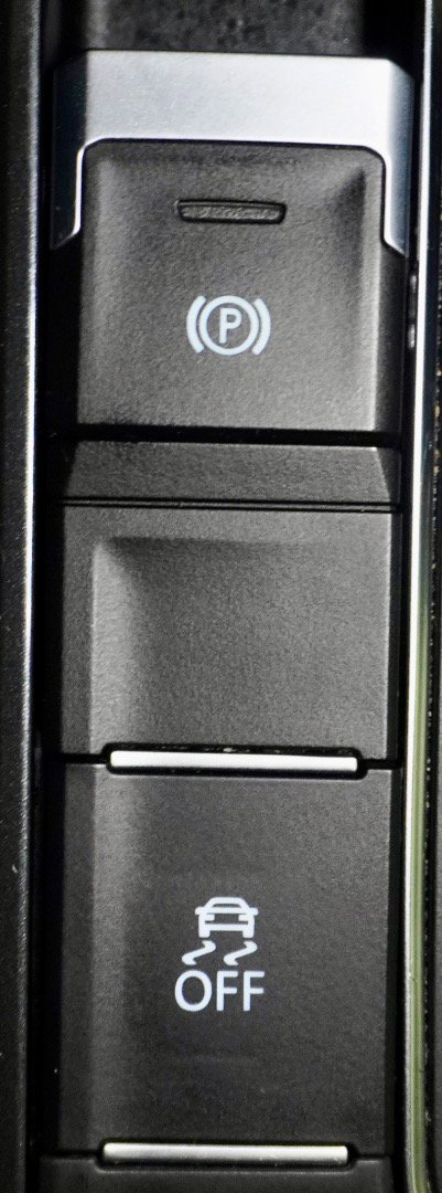 Used 2018 Volkswagen Tiguan SEL image 26