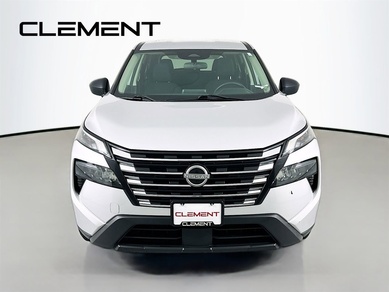 Used 2024 Nissan Rogue S AWD/4WD image 3