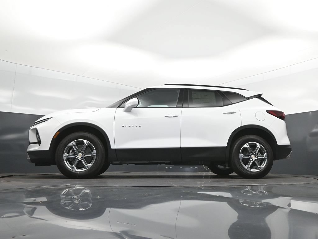 New 2026 Chevrolet Blazer LT w/ Convenience Package FWD image 39