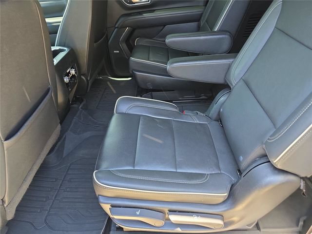 Used 2023 GMC Yukon XL SLT AWD/4WD image 15