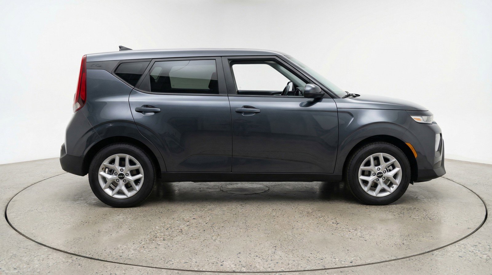 Used 2025 Kia Soul LX w/ LX Technology Package image 5