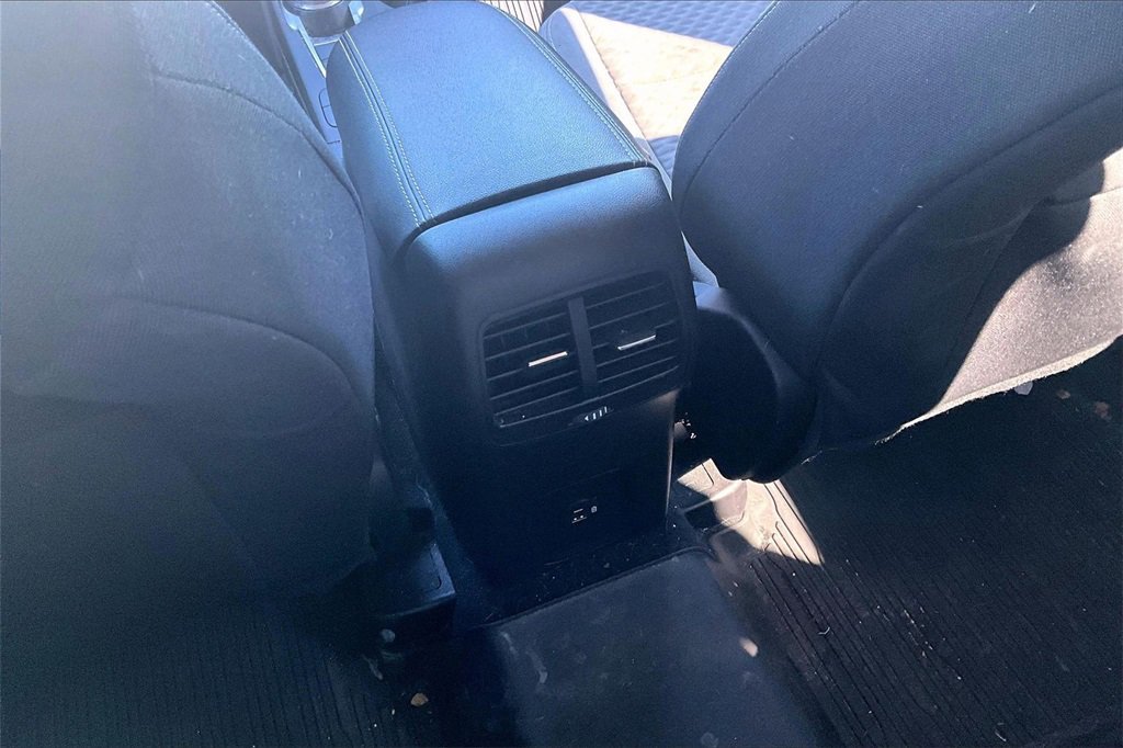 Used 2020 Ford Escape SE image 24