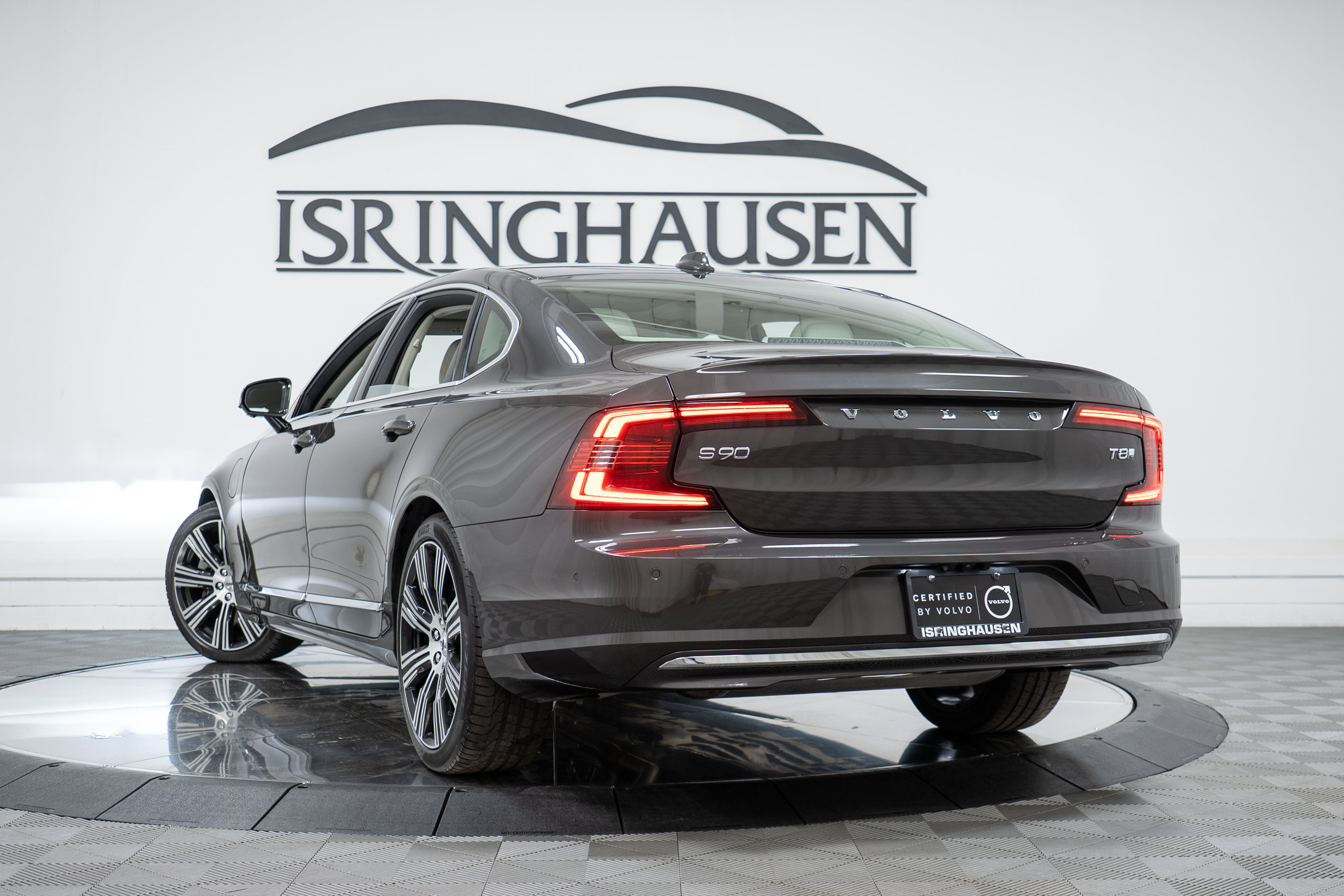 Certified 2025 Volvo S90 T8 Ultra AWD/4WD image 28