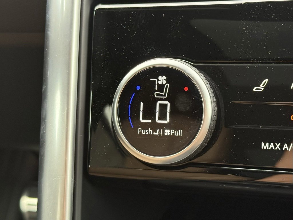 New 2025 Land Rover Discovery Dynamic SE image 23