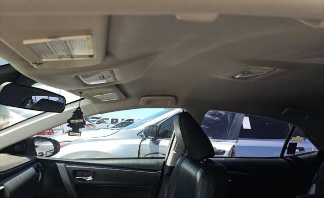 Used 2018 Toyota Corolla SE FWD image 17