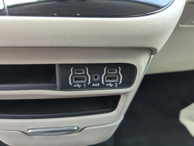 Used 2023 Chrysler Voyager LX FWD image 33