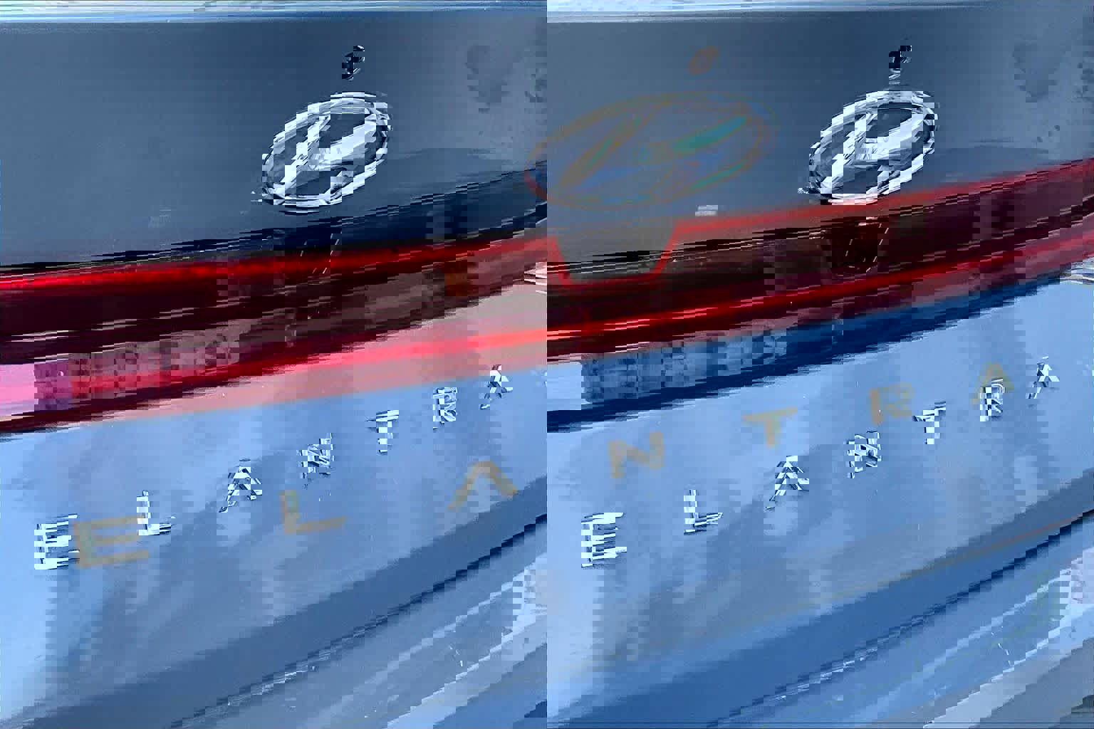 Used 2022 Hyundai Elantra SEL w/ Convenience + Premium Package image 13